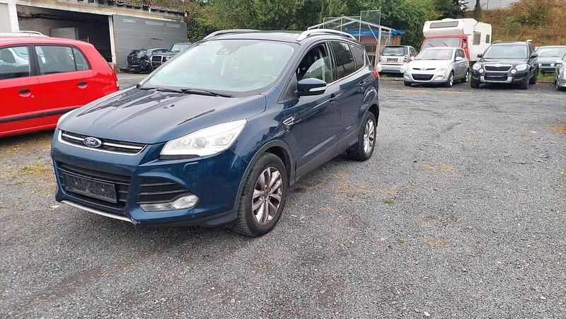 Blau Gebraucht 2013 Ford Kuga Titanium SUV | 5.900 € (Teuer) - Bild 1/4