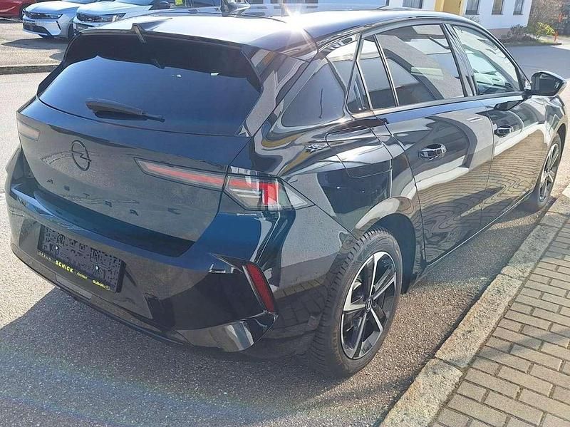 Gebraucht Opel Astra 131 PS (96 kW) 2024 Other Limousine