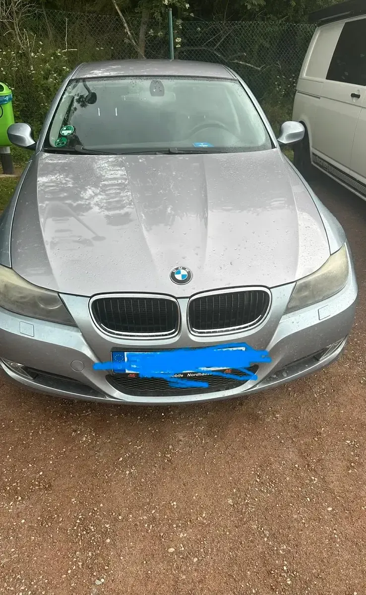 Gebraucht BMW 320 177 PS (130 kW) 2010 Grau Limousine