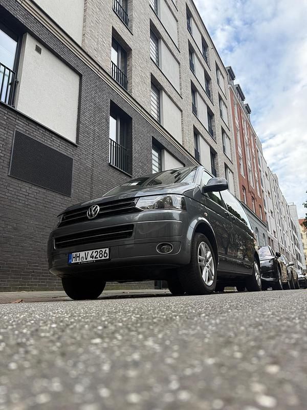 Grau Gebraucht 2010 VW T5 Van | 18.500 € (Etwas zu teuer) - Bild 1/4