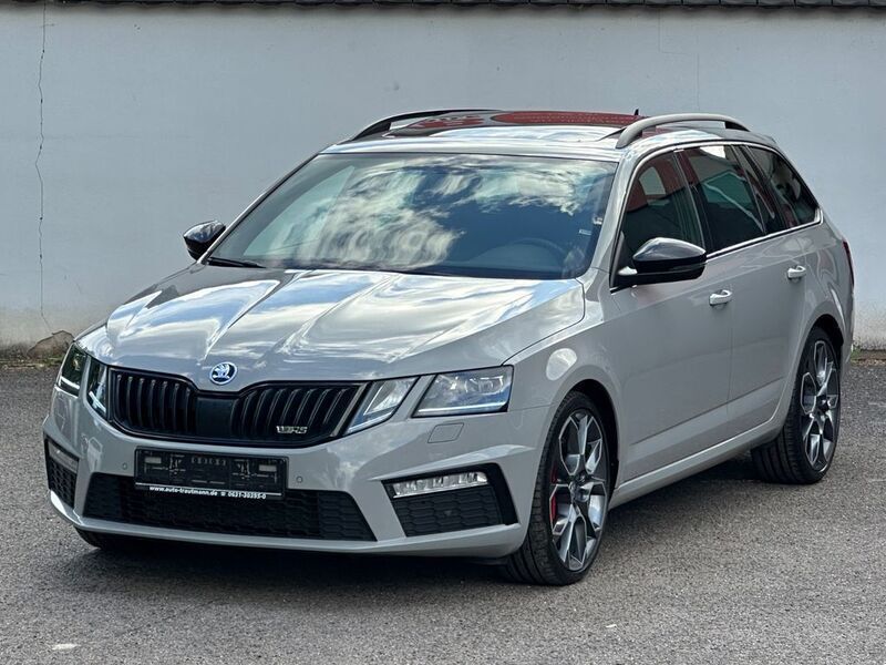 Grau Gebraucht 2019 Skoda Octavia RS Limousine | 17.499 € (Fairer Preis) - Bild 1/4