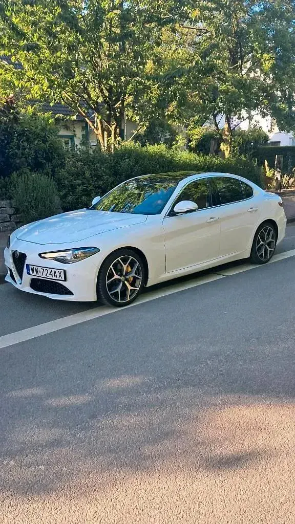 Second-hand Alfa Romeo Giulia 280 CP (205 kW) 2021 Alb Berlinǎ