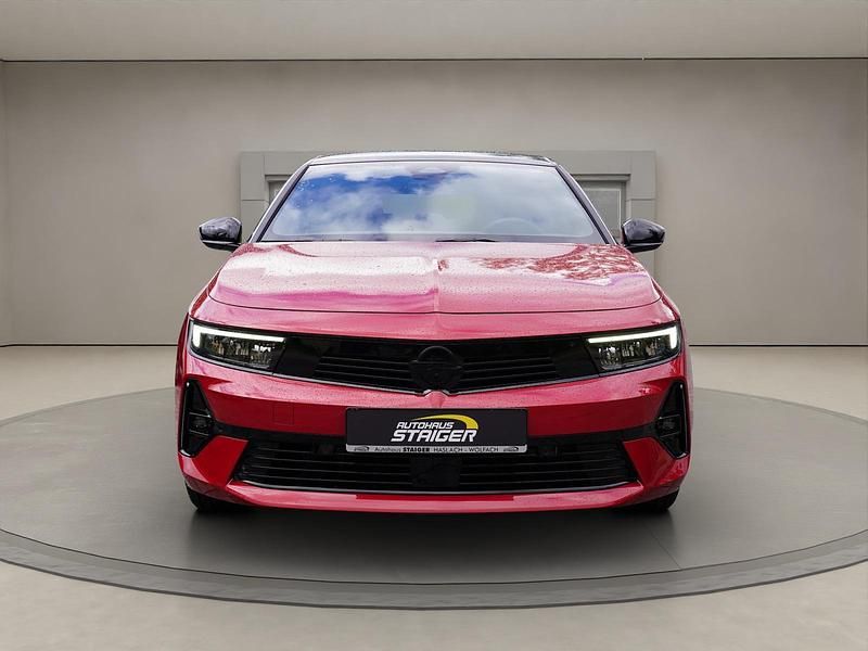 Gebraucht Opel Astra 131 PS (96 kW) 2024 Kardio rot Limousine