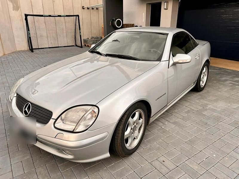 Gebraucht Mercedes SLK200 163 PS (119 kW) 2002 Silber Cabrio