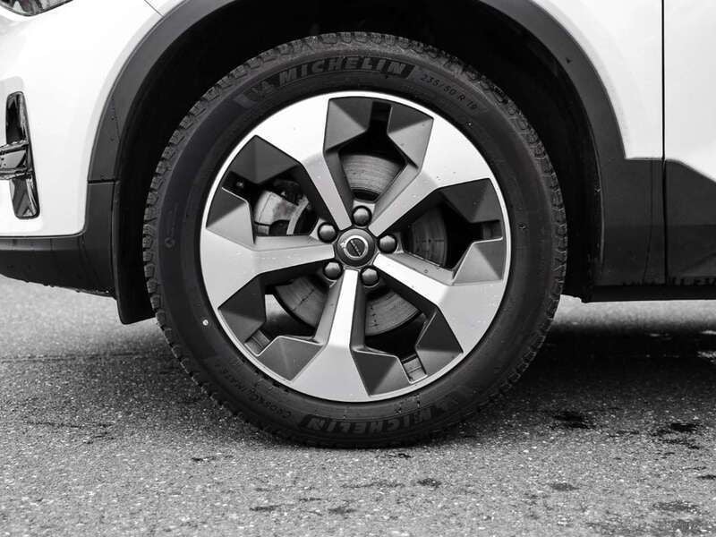 Gebraucht Volvo XC40 Plus 163 PS (119 kW) 2023 Weiss SUV