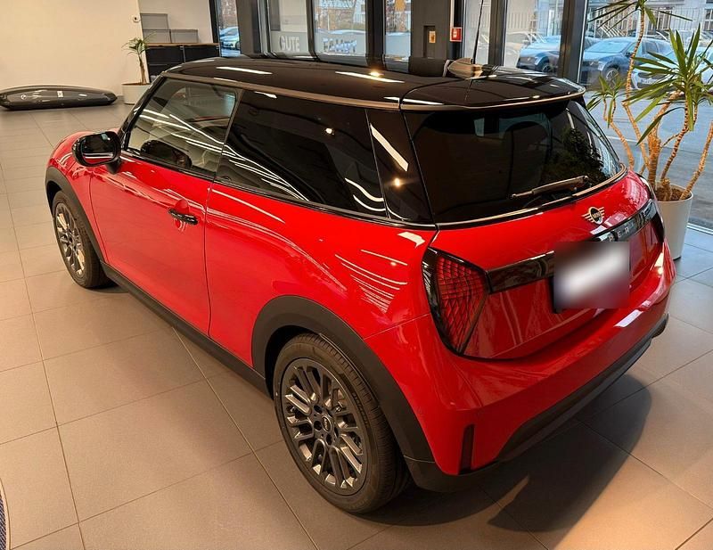 Gebraucht Mini Cooper Chili 114 kW (156 PS) 2025 Rot Kleinwagen