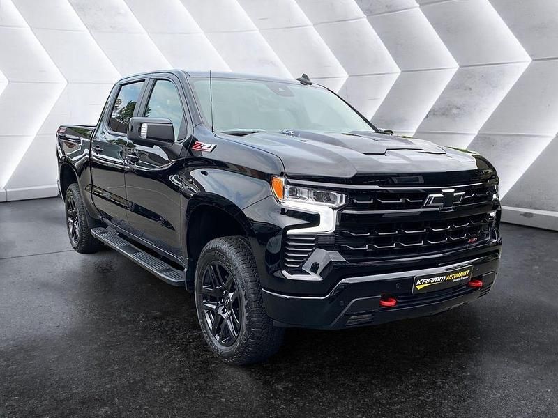 Neu Chevrolet Silverado LT 426 PS (313 kW) 2026 Schwarz SUV