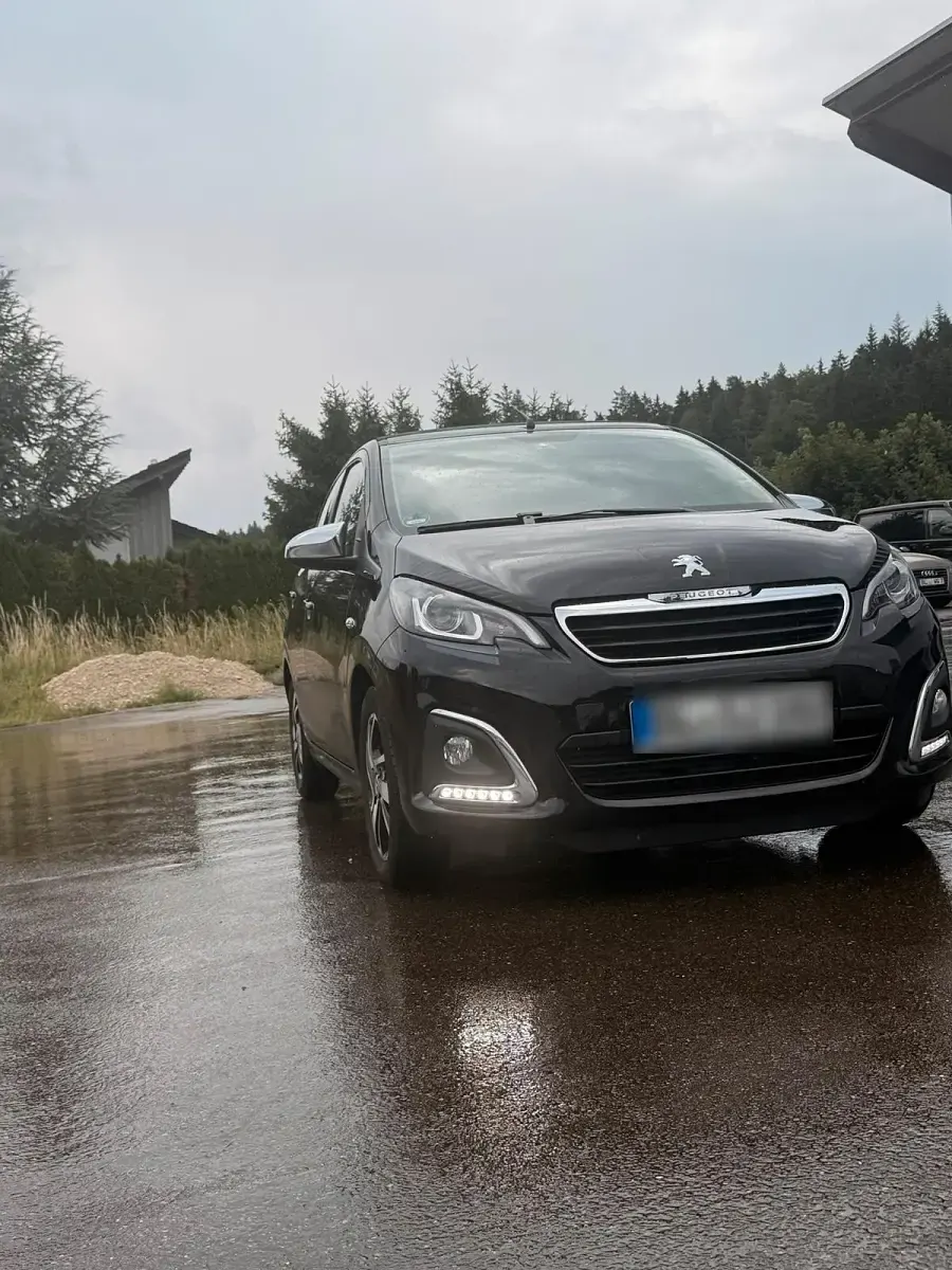 Gebraucht Peugeot 108 72 PS (52 kW) 2020 Schwarz Cabrio