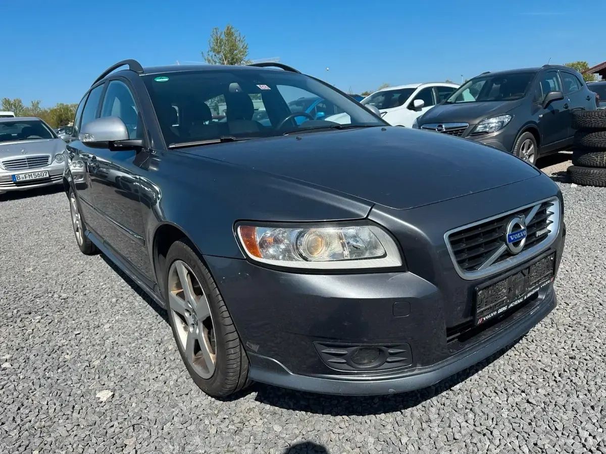 Second-hand Volvo V50 150 CP (110 kW) 2011 Gri Break