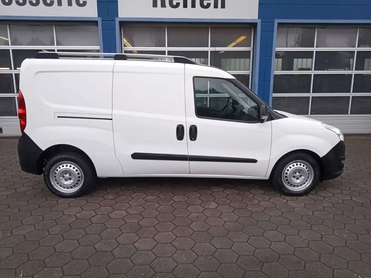 Używany Opel Combo 90 KM (66 kW) 2016 Biały Minivan
