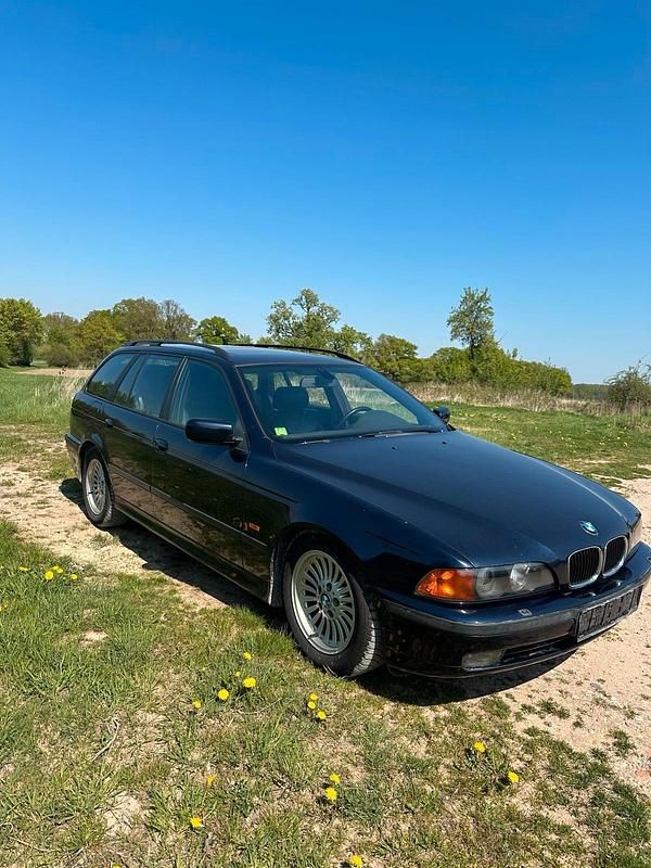 Blau Gebraucht 1999 BMW 528 Shadowline Kombi | 2.000 € (Superpreis) - Bild 1/4