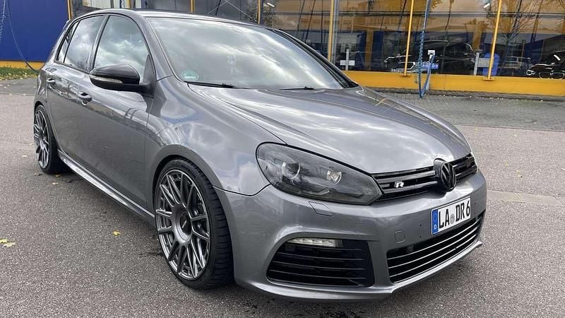 Gebraucht VW Golf VI R 271 PS (199 kW) 2011 United grey metallic Kleinwagen