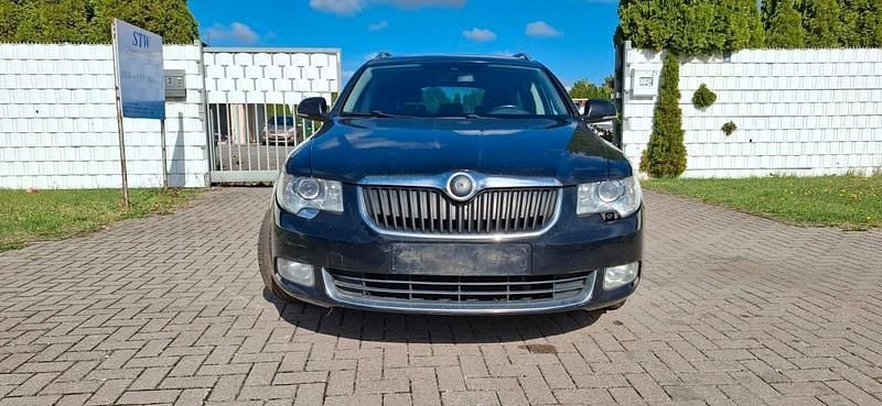 Schwarz Gebraucht 2010 Skoda Superb Ambition Kombi | 2.950 € (Superpreis) - Bild 1/4
