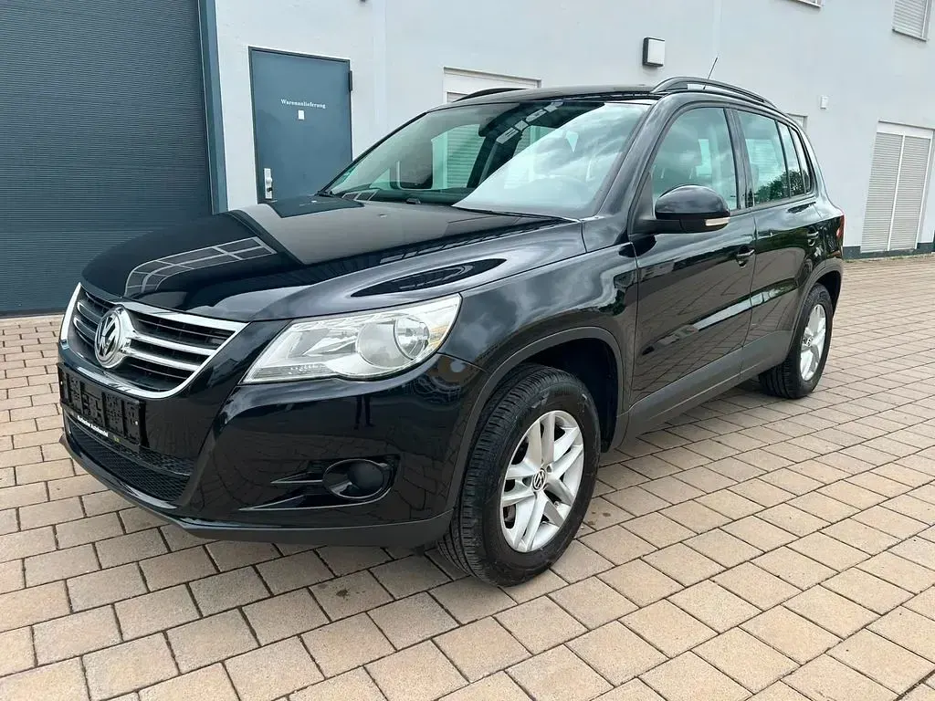 Gebraucht VW Tiguan Trendline 122 PS (89 kW) 2010 Schwarz SUV