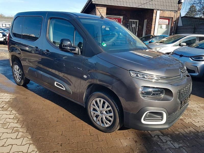 Gebraucht Citroën Berlingo Feel 131 PS (96 kW) 2023 Grau Van / Kleinbus