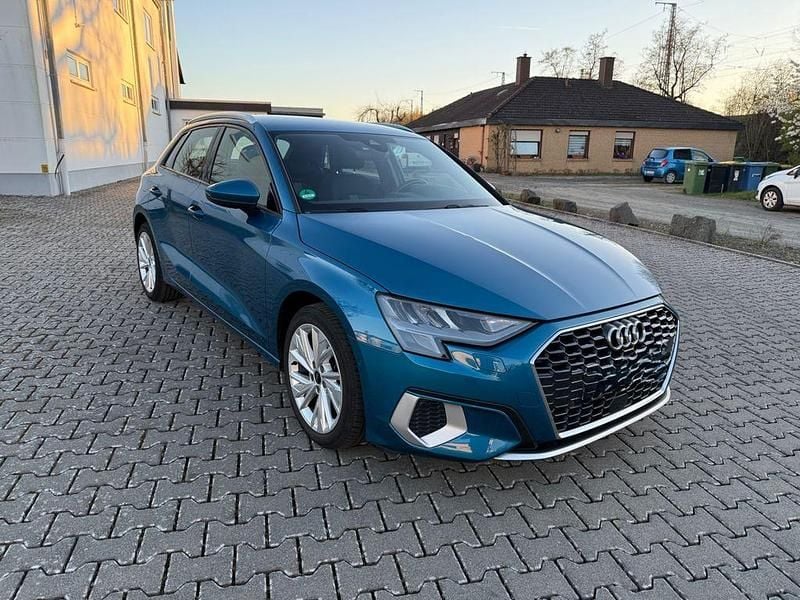 Gebraucht Audi A3 Advanced 116 PS (85 kW) 2021 Blau Limousine
