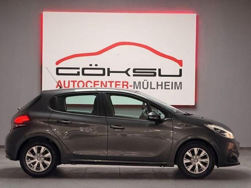 Gebraucht Peugeot 208 Active 68 PS (50 kW) 2017 Grau Kleinwagen