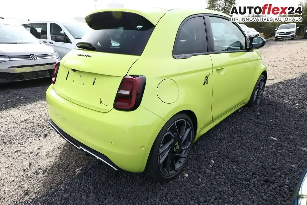 Neu Abarth 500e Turismo 114 kW (155 PS) 2025 Acid green Kleinwagen
