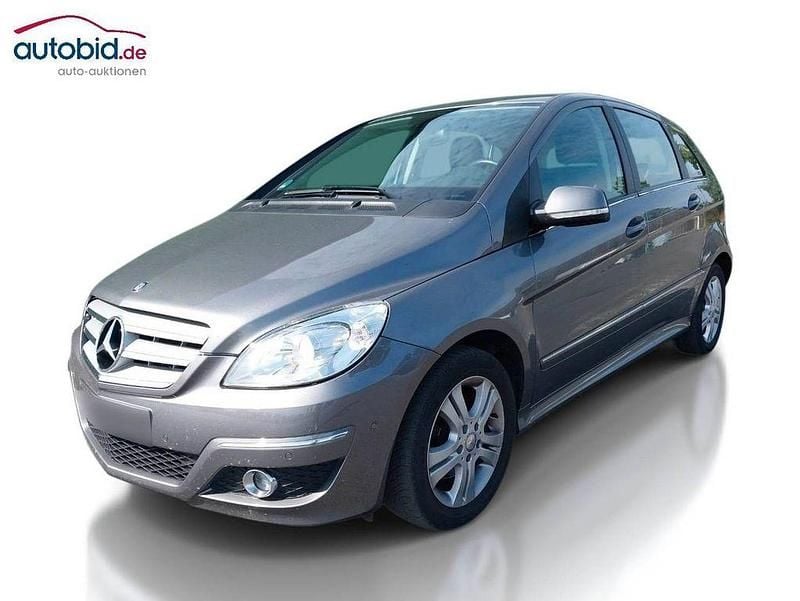Grau Gebraucht 2011 Mercedes B180 Van / Kleinbus | 7.890 € (Teuer) - Bild 1/4