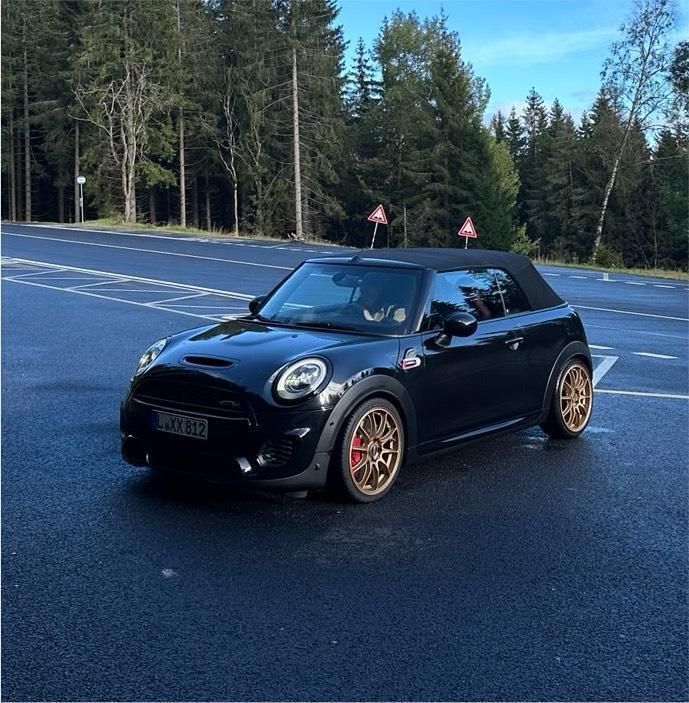 Schwarz Gebraucht 2017 Mini John Cooper Works Cabriolet Cabrio | 23.999 € (Fairer Preis) - Bild 1/4