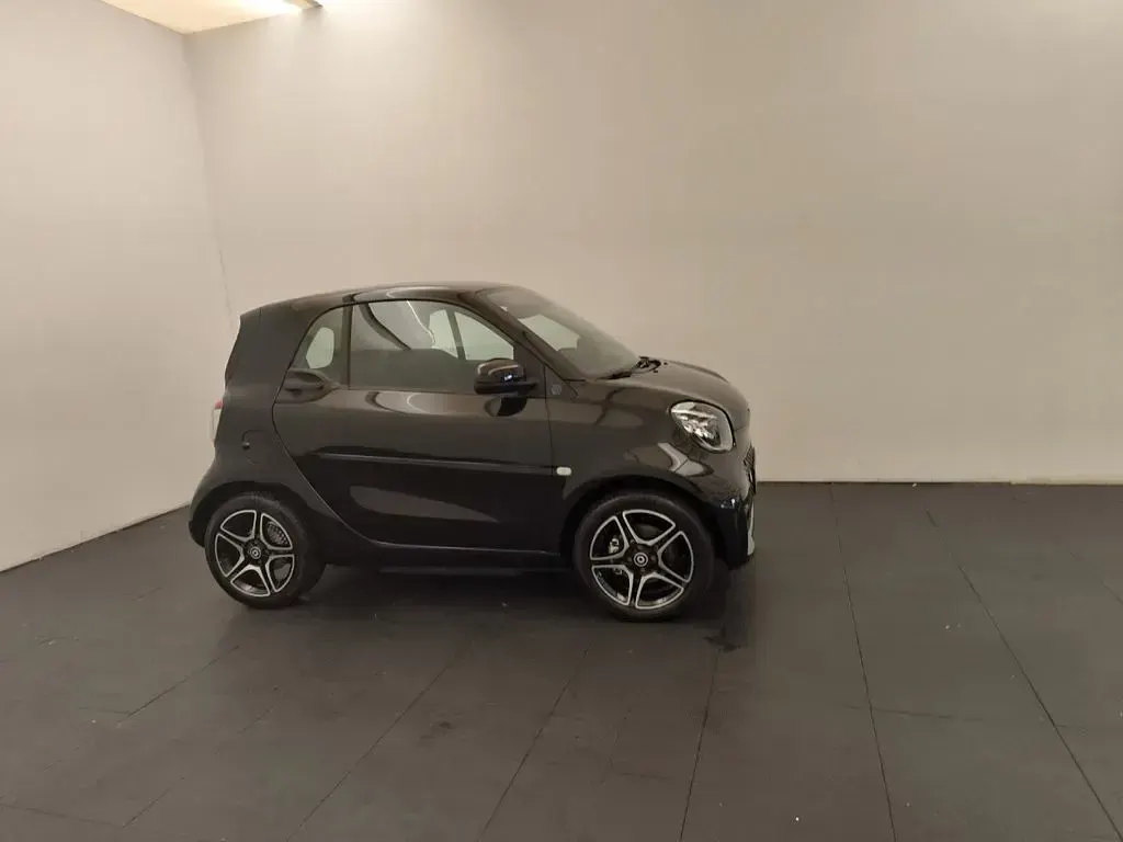 Gebraucht Smart ForTwo Electric Drive Exclusive 60 kW (82 PS) 2024 Bodypanels in black Coupé