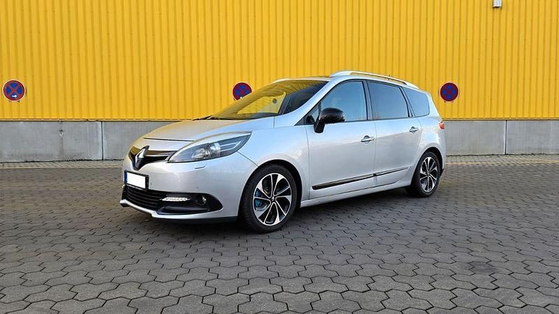 Silber Gebraucht 2014 Renault Grand Scénic III Bose Edition Van / Kleinbus | 9.700 € - Bild 1/4