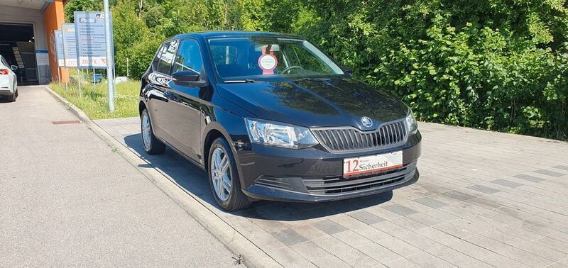 Schwarz Gebraucht 2018 Skoda Fabia Active Limousine | 7.590 € (Fairer Preis) - Bild 1/4