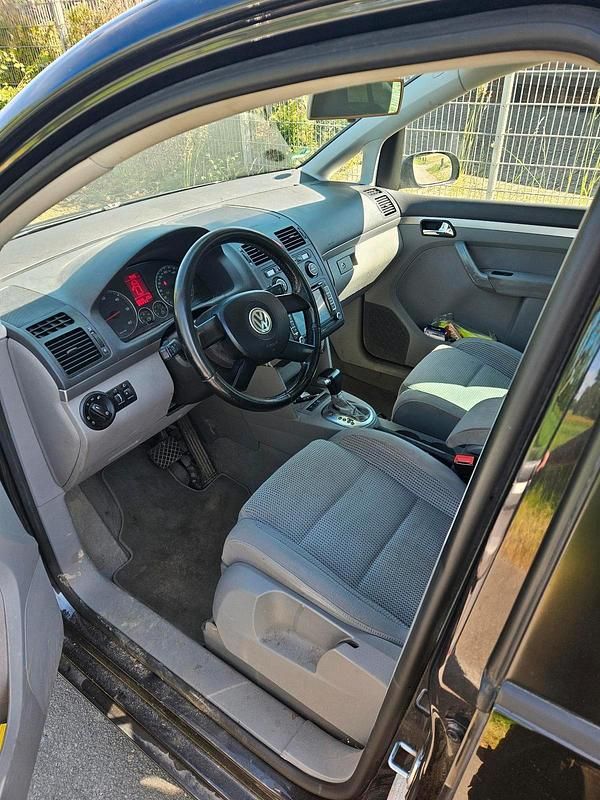 Gebraucht VW Touran 105 PS (77 kW) 2005 Schwarz Van / Kleinbus