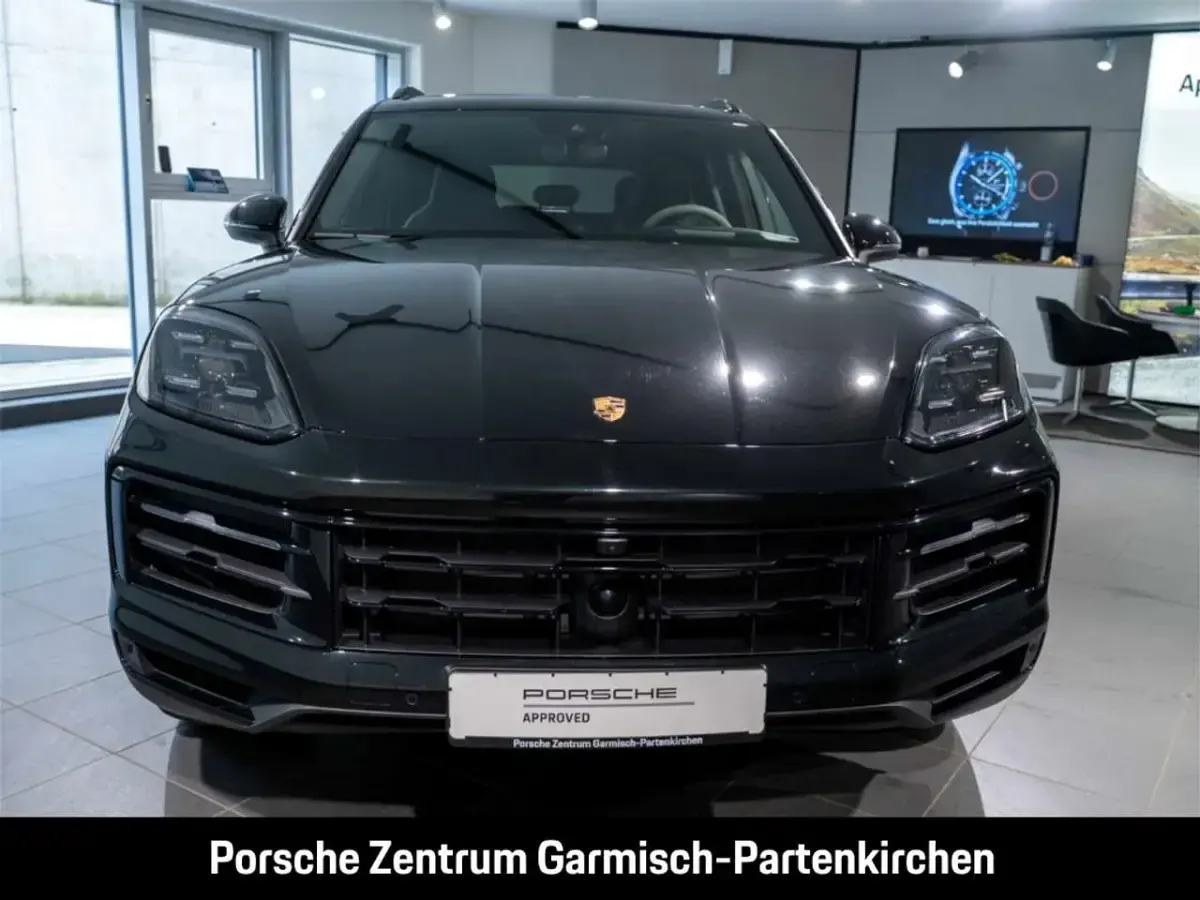 Gebraucht Porsche Cayenne 470 PS (345 kW) 2024 Chromitschwarzmetallic SUV