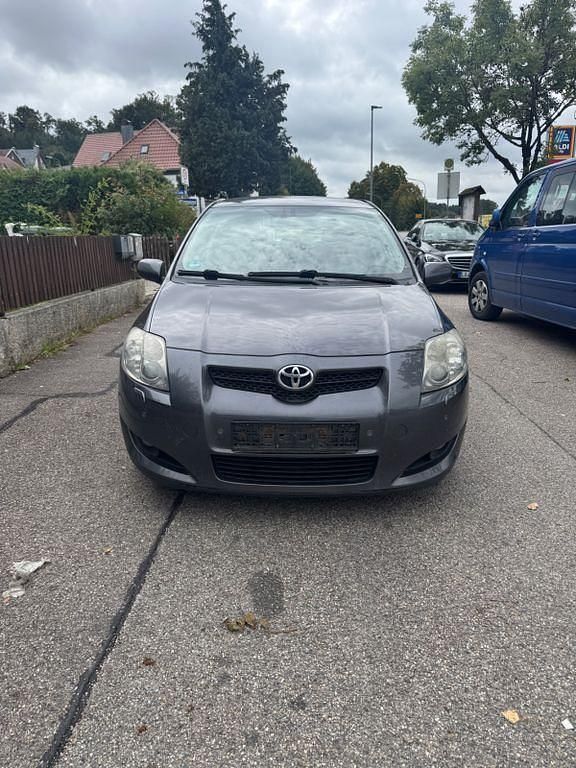 Grau Gebraucht 2009 Toyota Auris Limousine | 2.450 € (Guter Preis) - Bild 1/4