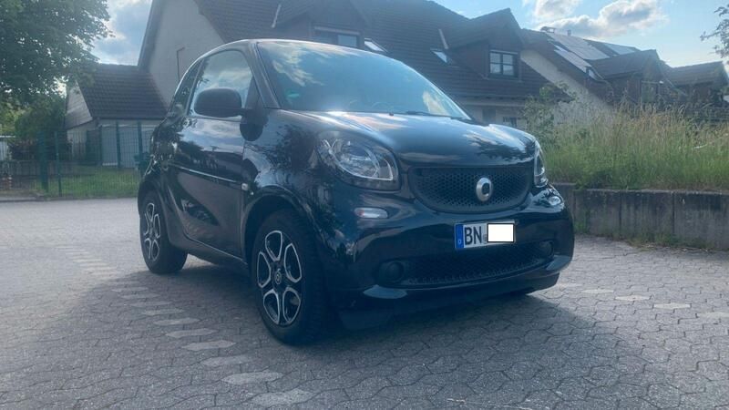 Schwarz Gebraucht 2015 Smart ForTwo Coupé Kleinwagen | 6.300 € (Fairer Preis) - Bild 1/4