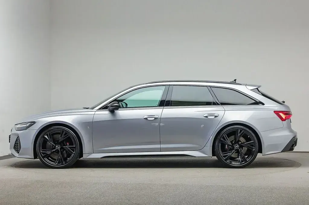 Gebraucht Audi RS6 Sport 600 PS (441 kW) 2022 Florettsilber metallic (metallic) Kombi