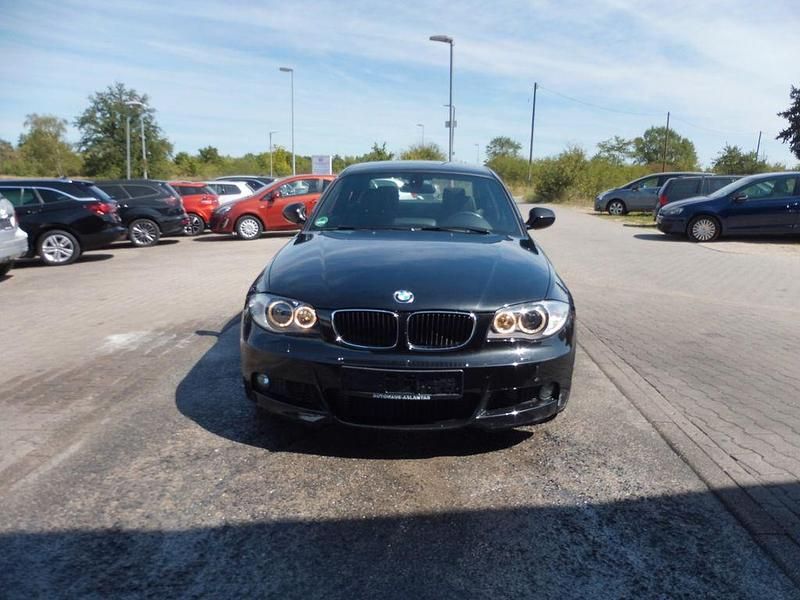 Schwarz Gebraucht 2011 BMW 120 Performance Kleinwagen | 12.900 € (Etwas zu teuer) - Bild 1/4