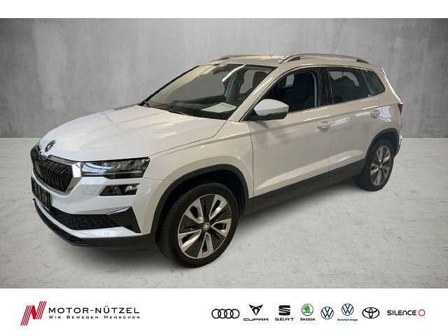 Moonweiss metallic Gebraucht 2024 Skoda Karoq Selection SUV | 29.930 € (Guter Preis) - Bild 1/4