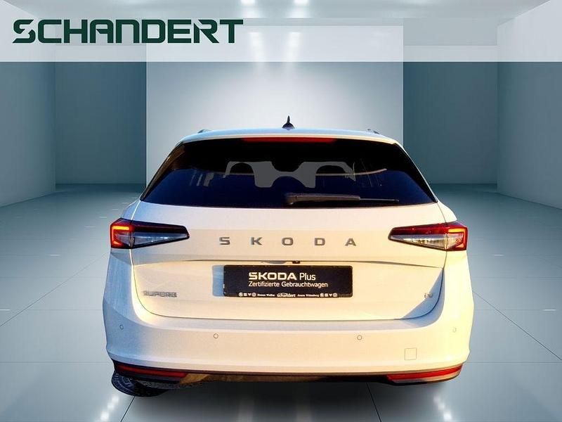 Gebraucht Skoda Superb Selection 204 PS (150 kW) 2025 Purity weiss Kombi