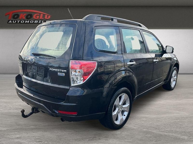 Usado Subaru Forester Comfort 147 CV (108 kW) 2012 Negro SUV