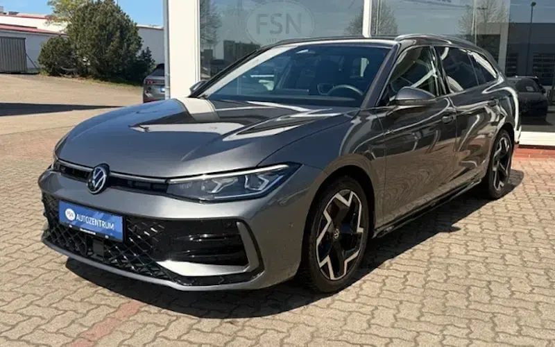 Gebraucht VW Passat R-line 193 PS (141 kW) 2025 Diabasgrau metallic Kombi