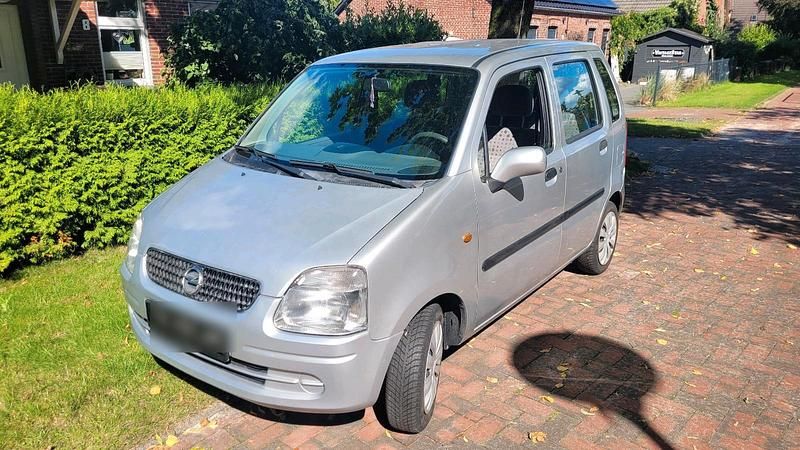 Silber Gebraucht 2001 Opel Agila Kleinwagen | 1.450 € (Teuer) - Bild 1/4