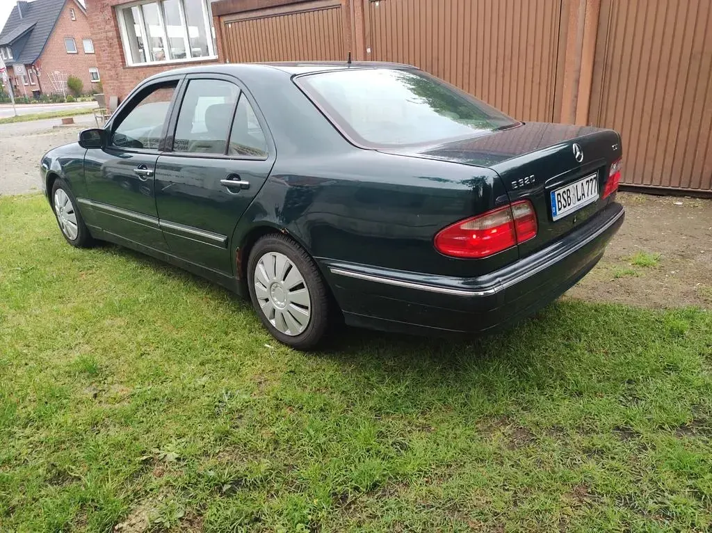 Gebraucht Mercedes E320 Elegance 197 PS (144 kW) 2001 Limousine