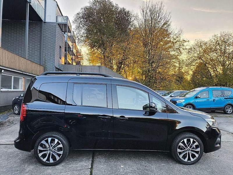 Gebraucht Renault Kangoo Techno 116 PS (85 kW) 2023 Blackpearlschwarz Van / Kleinbus