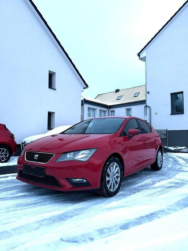 Gebraucht Seat Leon 105 PS (77 kW) 2013 Rot Limousine