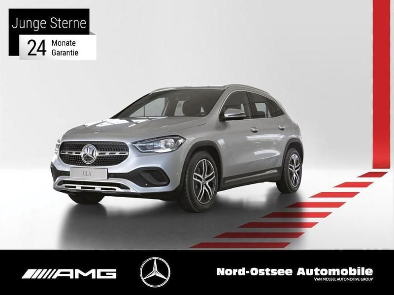 Iridiumsilber metallic Gebraucht 2021 Mercedes GLA180 Progressive SUV | 29.990 € (Guter Preis) - Bild 1/3