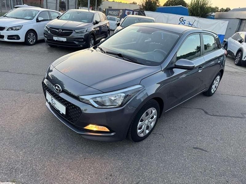 Stardust Gebraucht 2017 Hyundai i20 Trend Kleinwagen | 8.299 € (Fairer Preis) - Bild 1/4