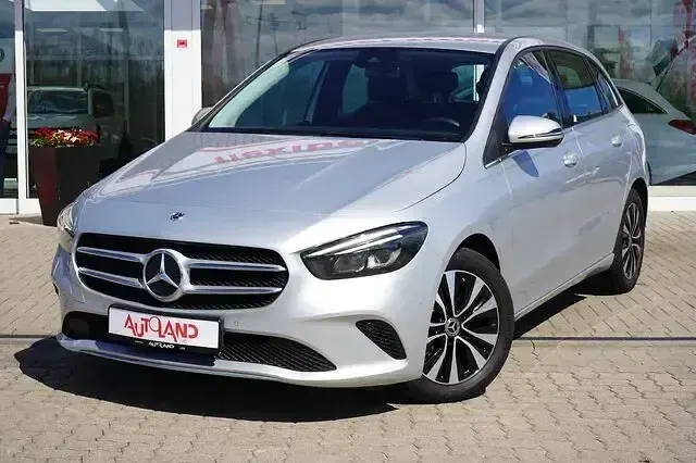 Gebraucht Mercedes B250e Style 218 PS (160 kW) 2022 Silber Van / Kleinbus