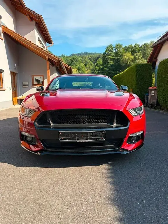 Gebraucht Ford Mustang GT Premium Convertible 421 PS (309 kW) 2015 Rot Cabrio