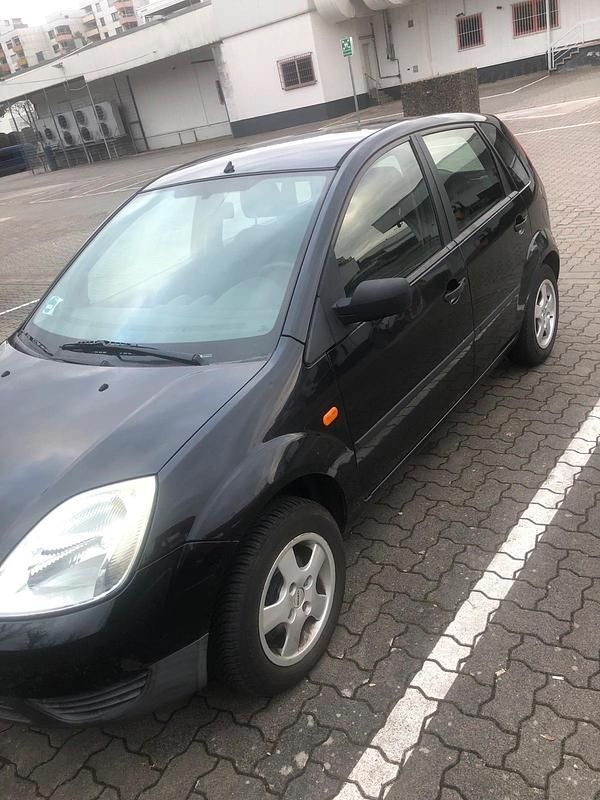 Gebraucht Ford Fiesta 60 PS (44 kW) 2004 Schwarz Kleinwagen