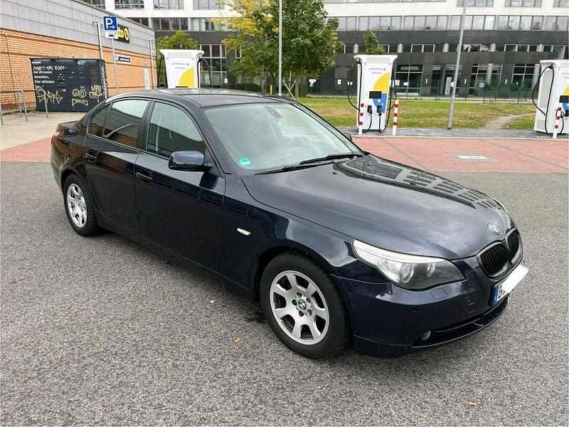 Blau Gebraucht 2007 BMW 525 Limousine | 3.300 € - Bild 1/4