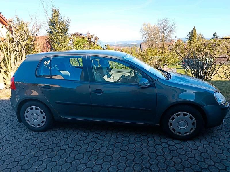 Gebraucht VW Golf IV 75 PS (55 kW) 2004 Grau Limousine