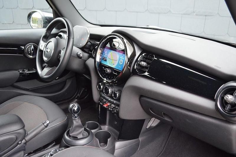 Gebraucht Mini ONE 102 PS (75 kW) 2022 Schwarz Kleinwagen