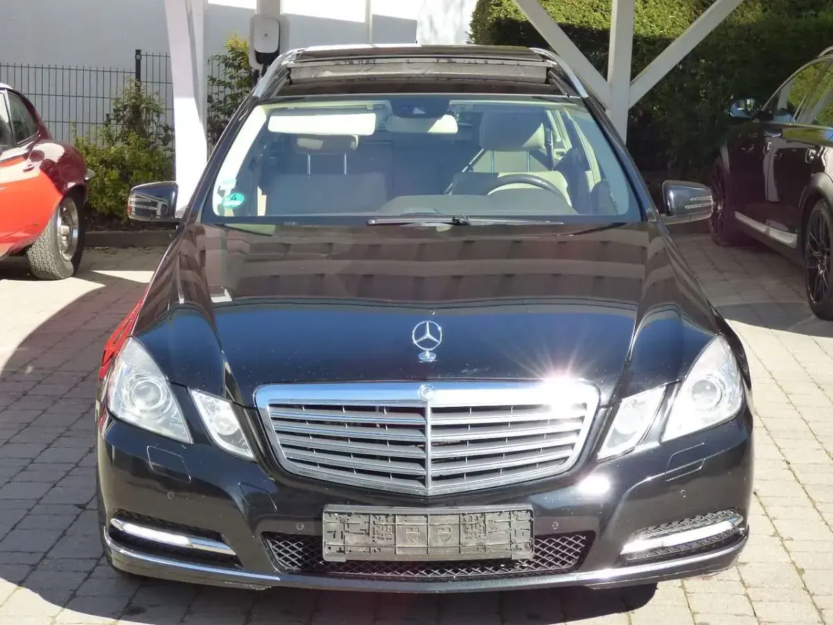 Gebraucht Mercedes E350 Sport 265 PS (194 kW) 2011 Schwarz  unilack Kombi